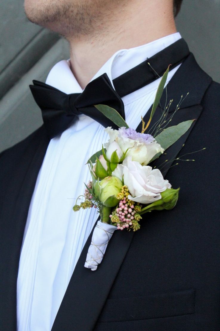 Knaphulsblomst lyse farver