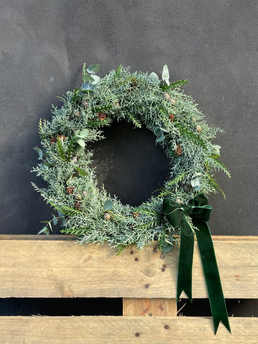 Dørkrans støvet grøn med sløjfe