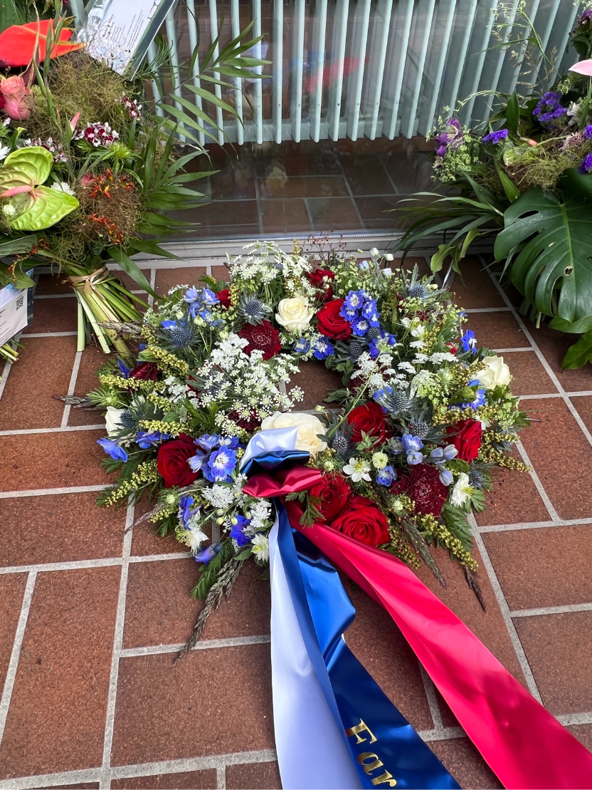 Krans - hvid, blå & rød