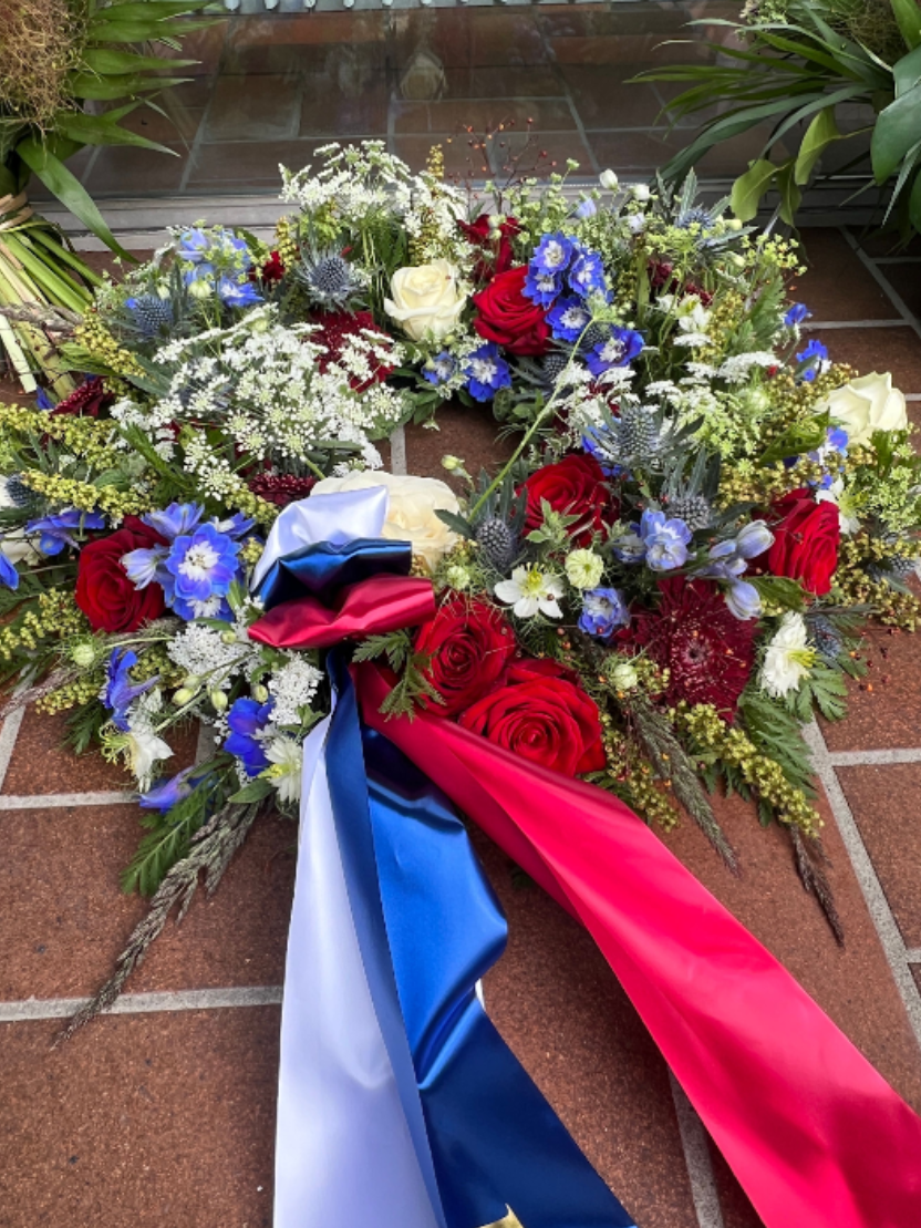 Krans - hvid, blå & rød