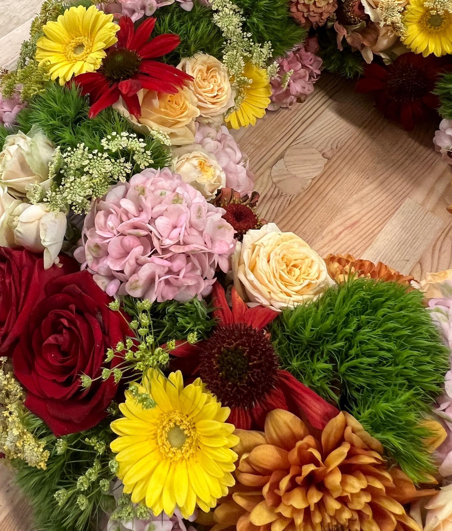 Begravelseskranse | Levering i Hele Danmark – Floraliv.dk